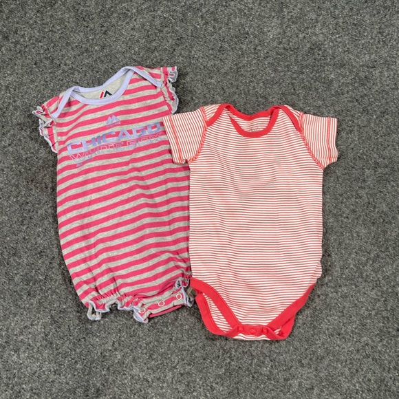 **Bundle 2 Pc Baby Girl's Onesie Sz 18 Months - Picture 1 of 14